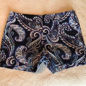 Banana republic, size 8, side-zip 3” Paisley short
